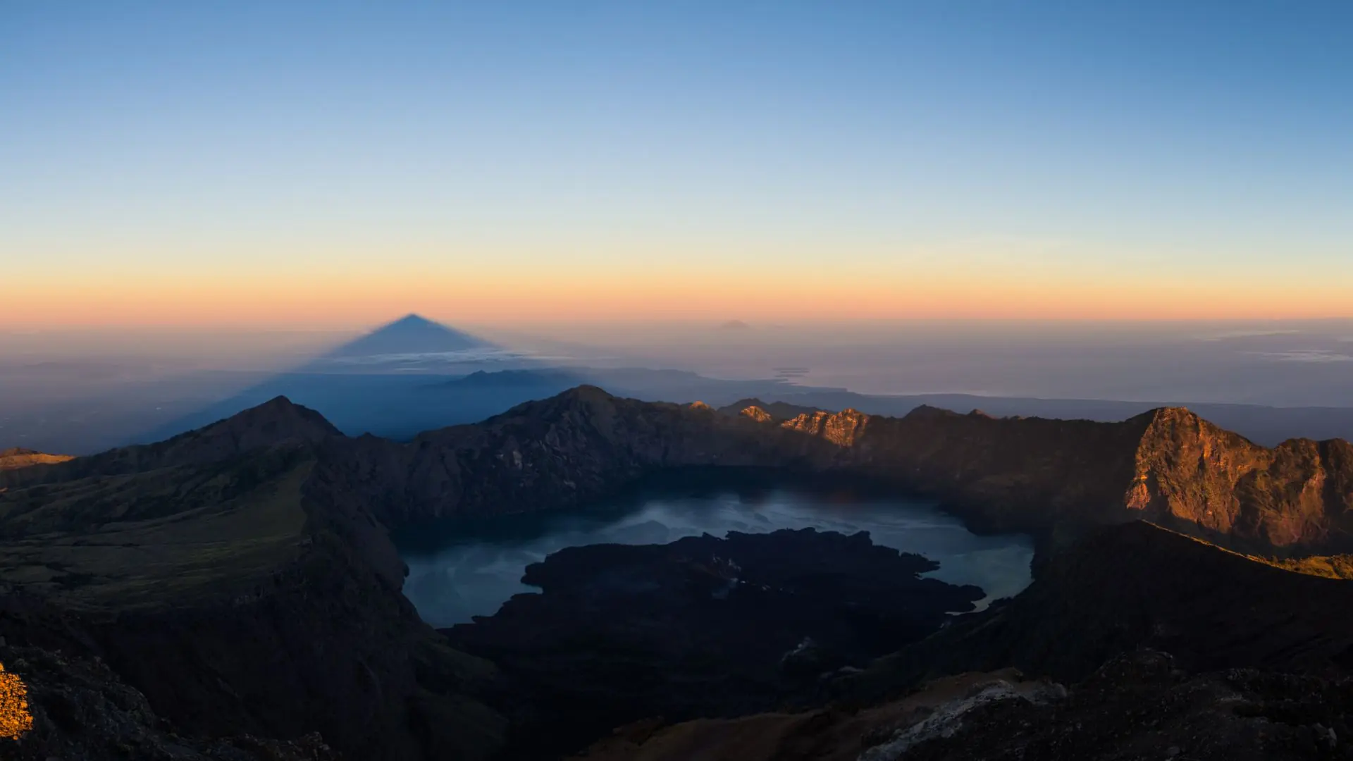 Climbing Mount Rinjani
