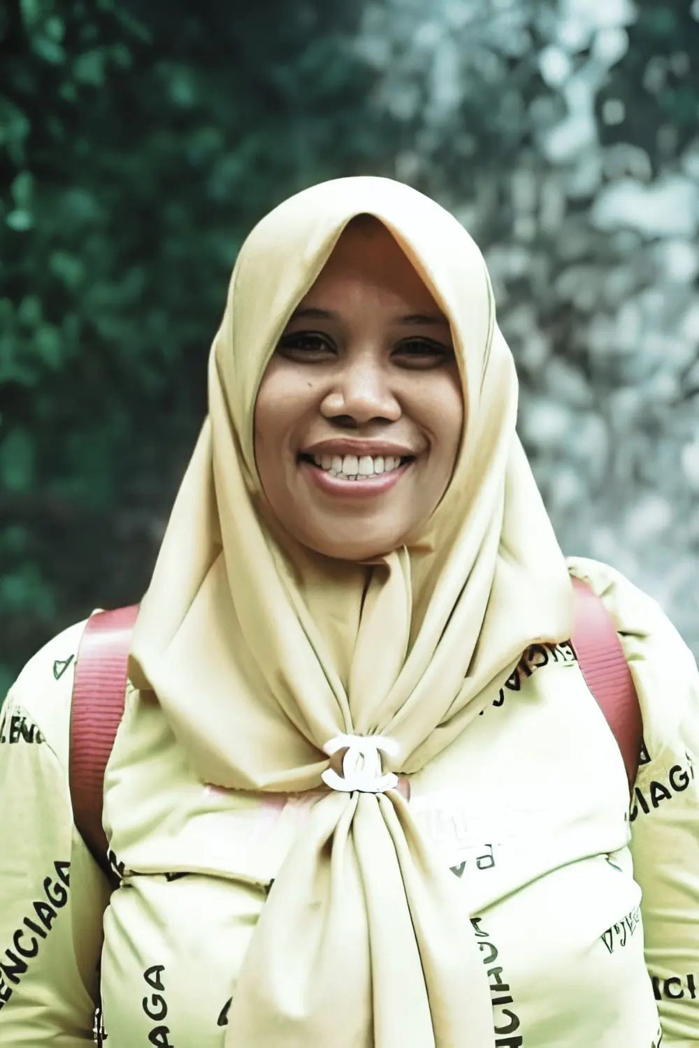 Woman Guide Nursantin Rinjani Dawn Adventures